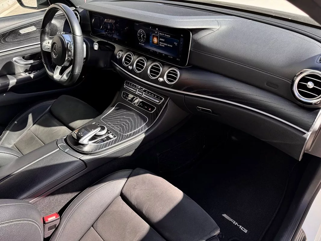 MERCEDES-BENZ E200, 2018
