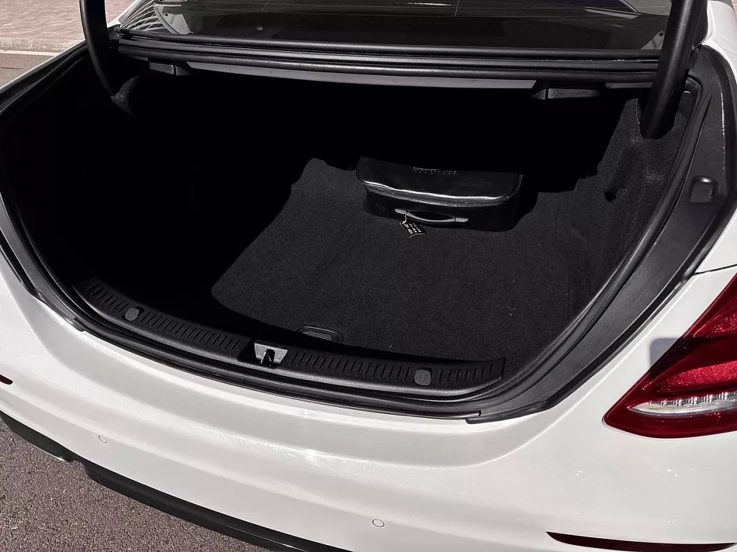 MERCEDES-BENZ E200, 2018